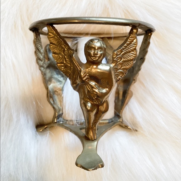 VINTAGE BRASS CANDLE HOLDER - Picture 3 of 8